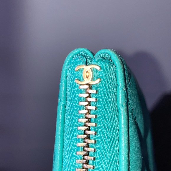 Chanel gorgeous small turquoise o-case - Picture 5 of 7